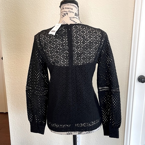 NWT Banana Republic Women’s Black Blouse Size XS - Picture 3 of 7